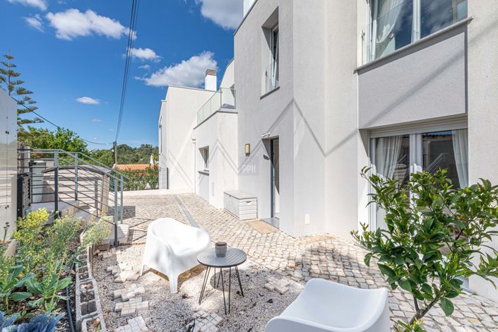 Image No.45-3 Bed Townhouse for sale