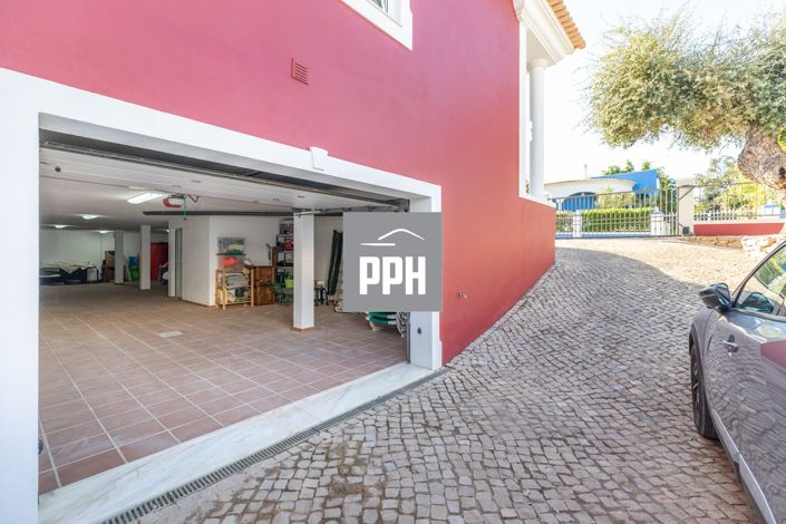 Image No.2-5 Bed Villa for sale
