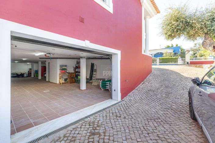 Image No.2-Villa de 5 chambres à vendre à Loule