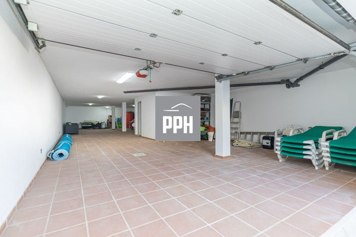 Image No.3-5 Bed Villa for sale