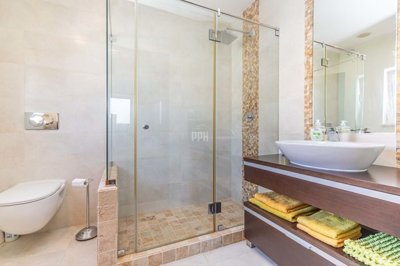 2344-371059-f99b9e343b07b1ea73851c331dc41644a