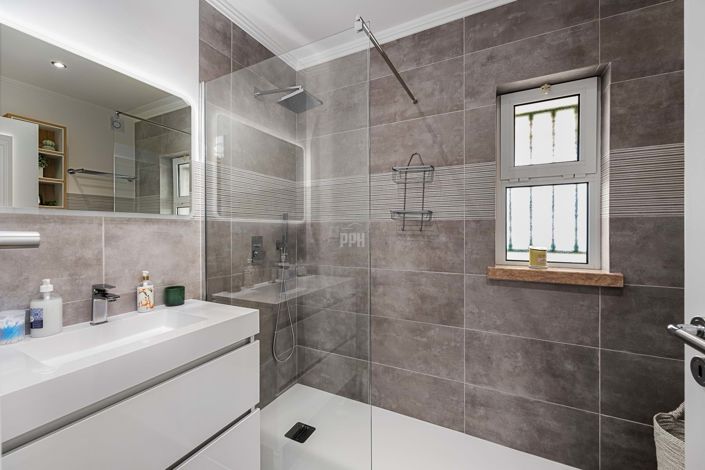 Image No.7-3 Bed Apartment for sale