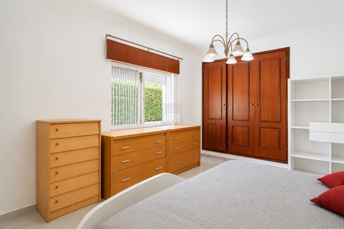 Image No.12-3 Bed Apartment for sale