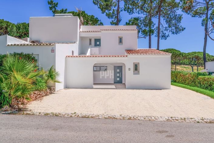 Image No.25-3 Bed Villa for sale
