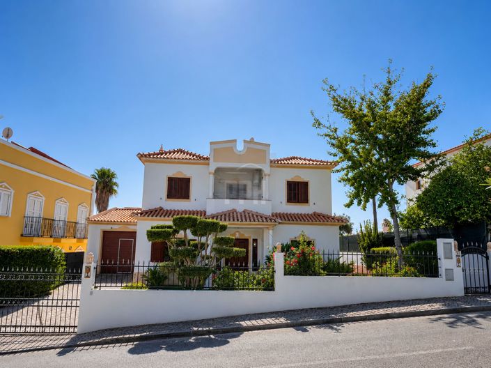 Image No.9-4 Bed Villa for sale