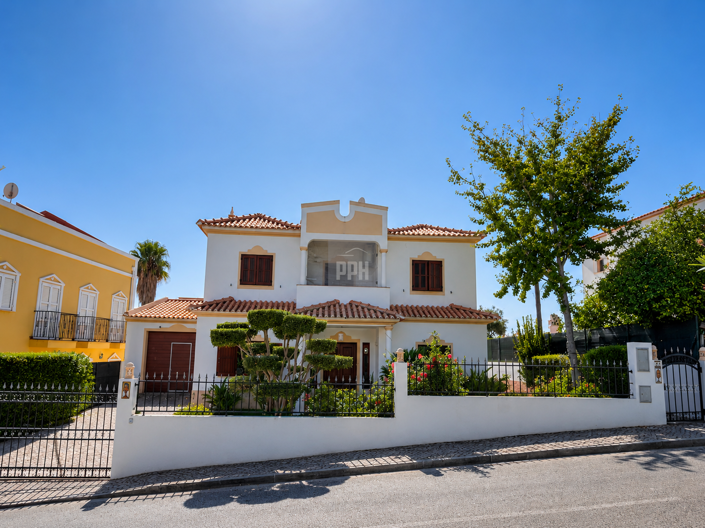 Image No.9-4 Bed Villa for sale