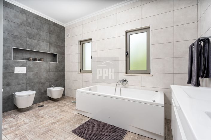 Image No.20-3 Bed Villa for sale
