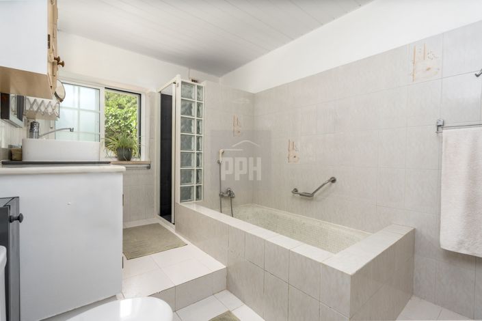 Image No.16-2 Bed Semi-Detached for sale