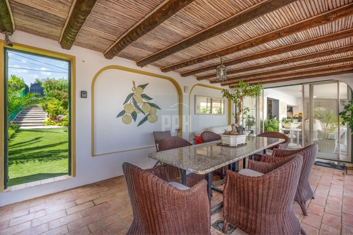 Image No.17-2 Bed Semi-Detached for sale