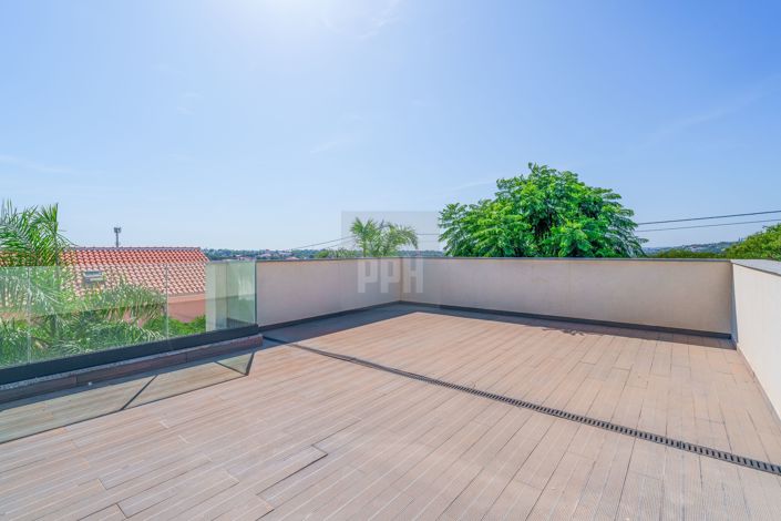 Image No.24-4 Bed Villa for sale