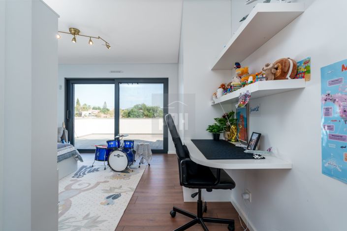 Image No.19-4 Bed Villa for sale