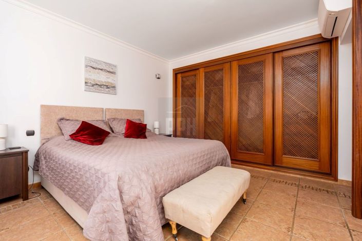 Image No.20-5 Bed Villa for sale