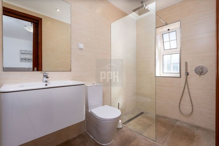 Image No.21-5 Bed Villa for sale