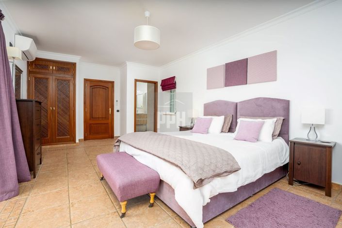 Image No.26-5 Bed Villa for sale