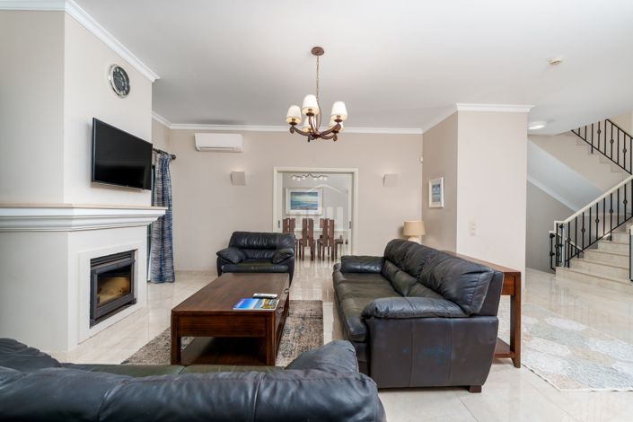 Image No.3-4 Bed Villa for sale