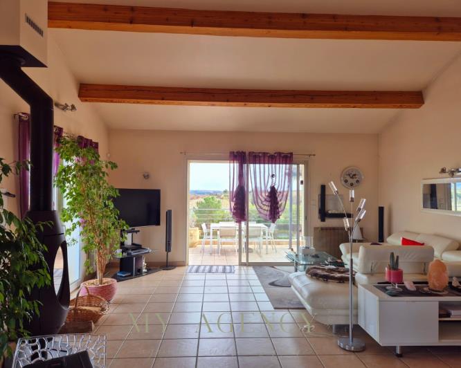 Image No.5-8 Bed Property for sale