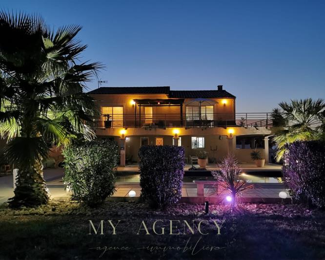 Image No.3-8 Bed Property for sale