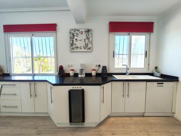 Image No.14-4 Bed Villa / Detached for sale