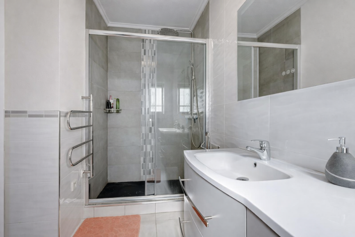 Image No.27-4 Bed Villa / Detached for sale