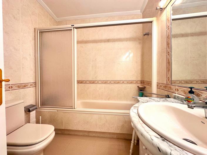 Image No.29-4 Bed Townhouse for sale