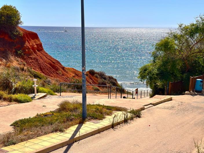 Image No.28-4 Bed Townhouse for sale