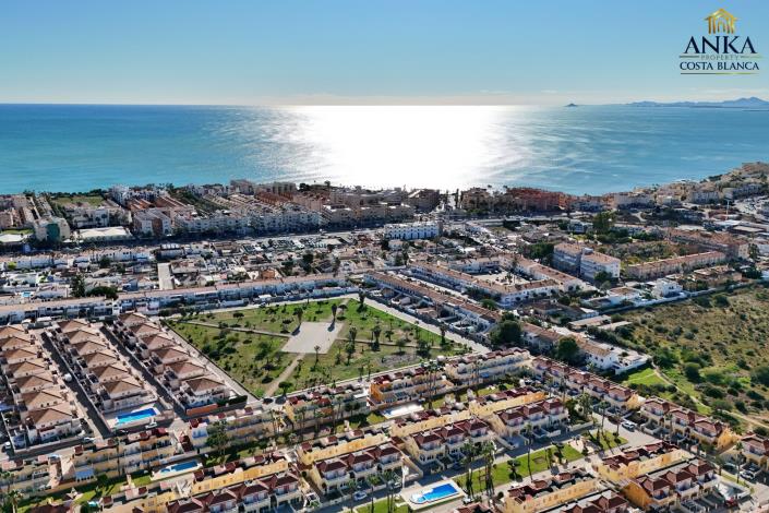 Image No.8-2 Bed Townhouse for sale