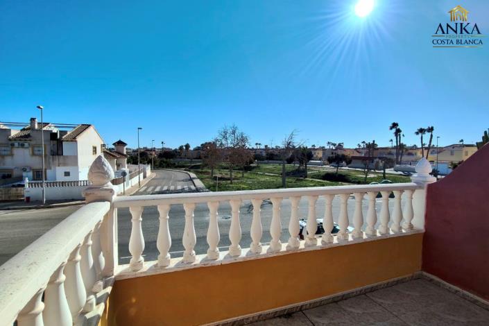 Image No.25-2 Bed Townhouse for sale