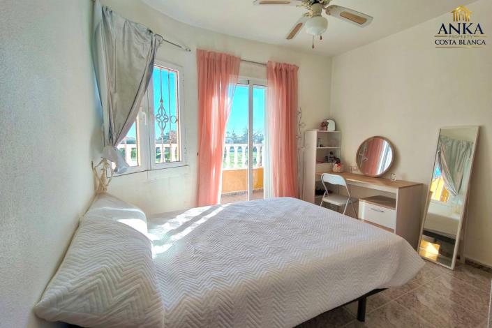 Image No.21-2 Bed Townhouse for sale