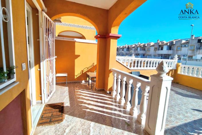 Image No.31-2 Bed Townhouse for sale