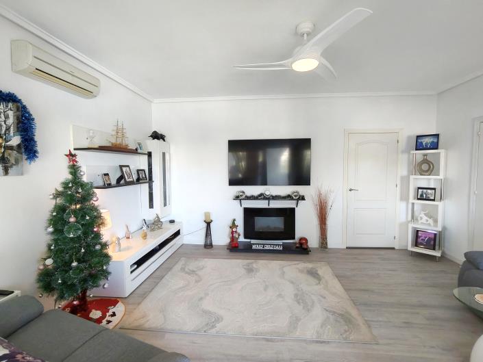 Image No.8-4 Bed Villa / Detached for sale