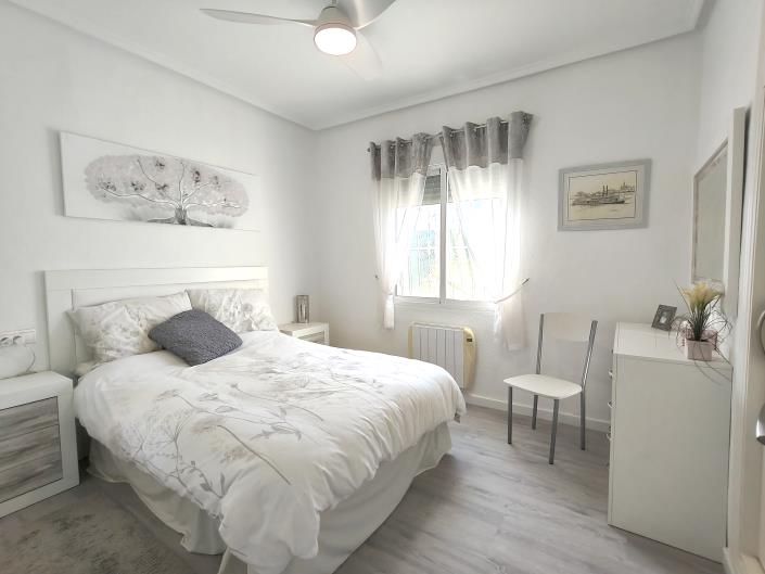 Image No.19-4 Bed Villa / Detached for sale