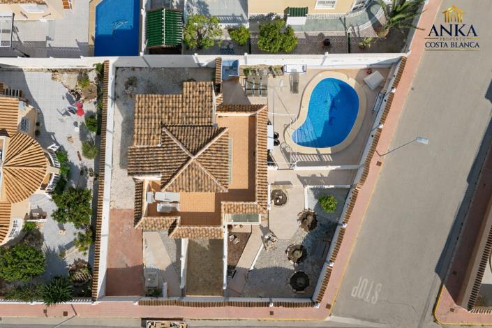 Image No.3-4 Bed Villa / Detached for sale