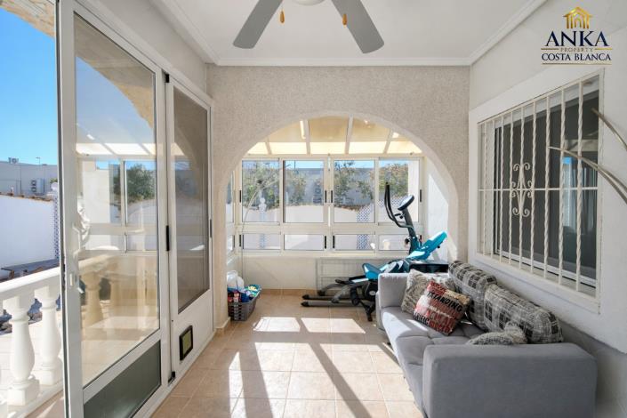 Image No.12-4 Bed Villa / Detached for sale