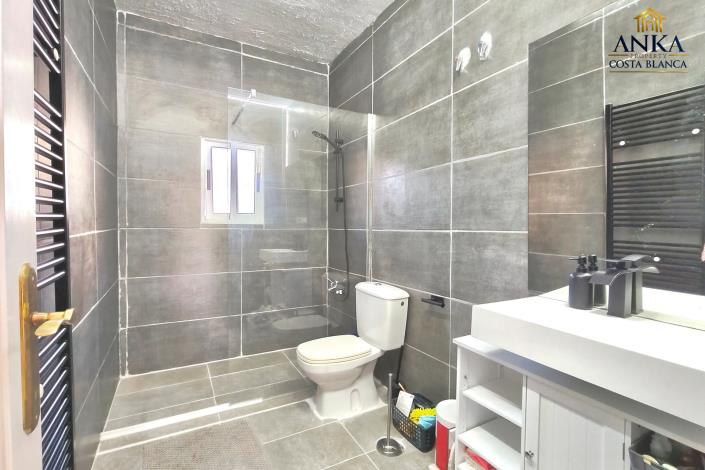 Image No.20-4 Bed Villa / Detached for sale