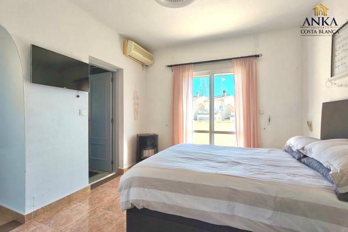 Image No.16-4 Bed Villa / Detached for sale