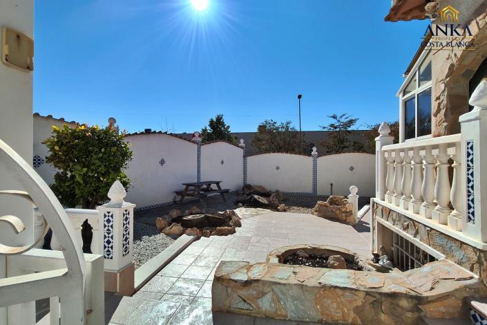 Image No.27-4 Bed Villa / Detached for sale