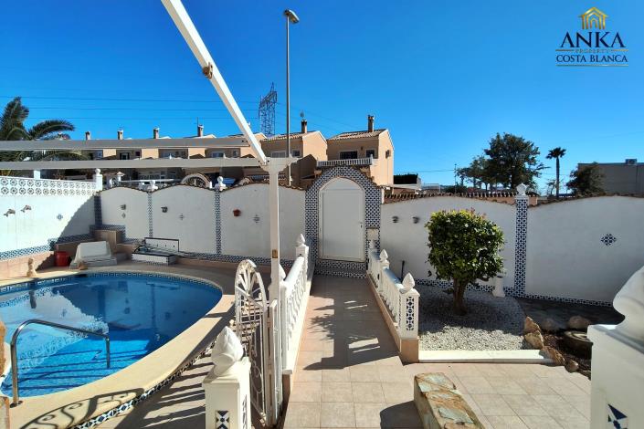 Image No.28-4 Bed Villa / Detached for sale