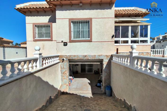 Image No.32-4 Bed Villa / Detached for sale