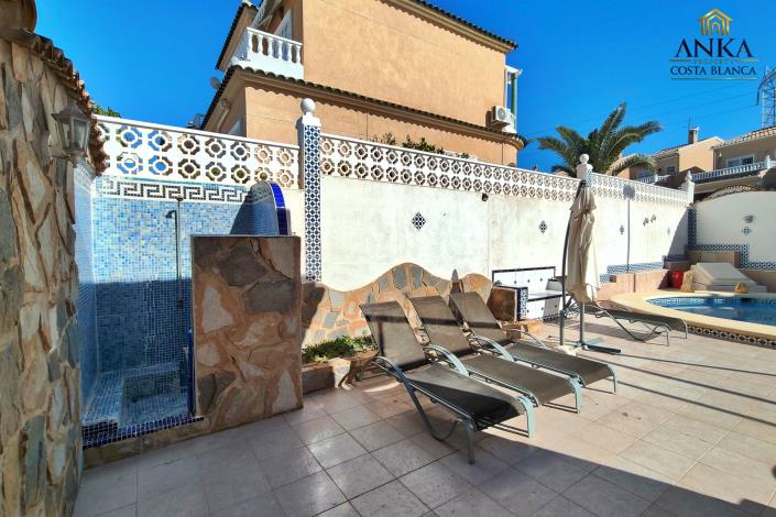 Image No.34-4 Bed Villa / Detached for sale