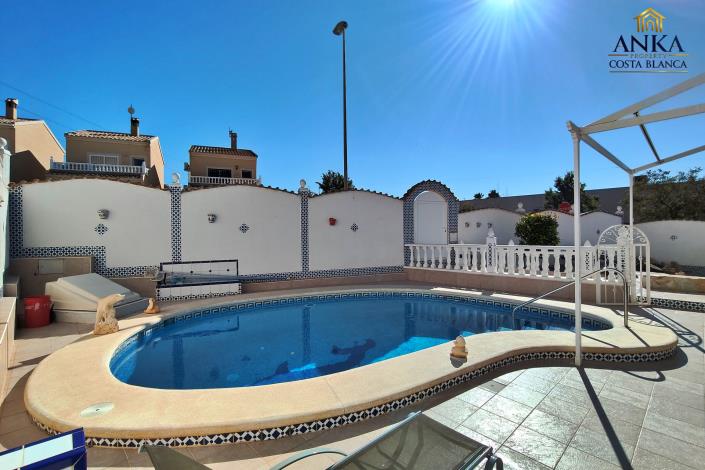 Image No.35-4 Bed Villa / Detached for sale