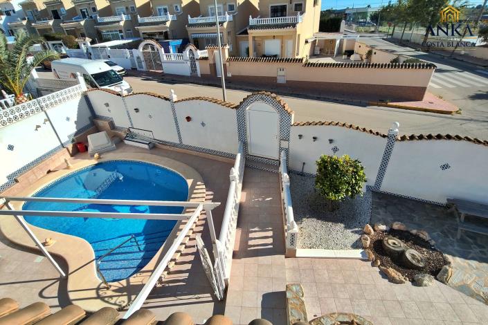 Image No.39-4 Bed Villa / Detached for sale