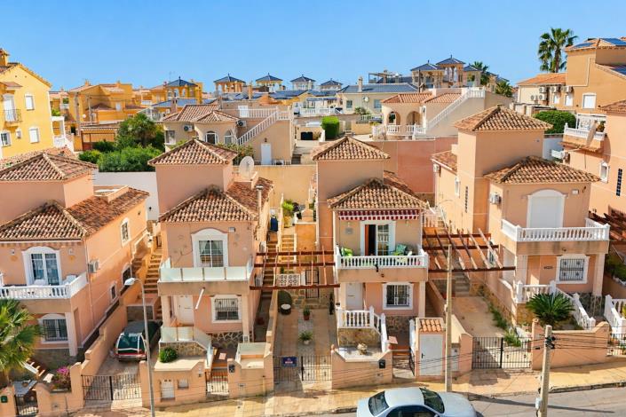 Image No.2-3 Bed Villa / Detached for sale