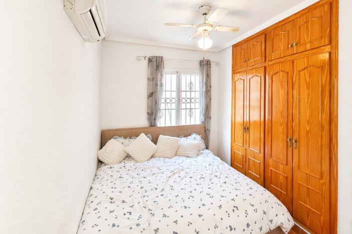 Image No.9-3 Bed Villa / Detached for sale