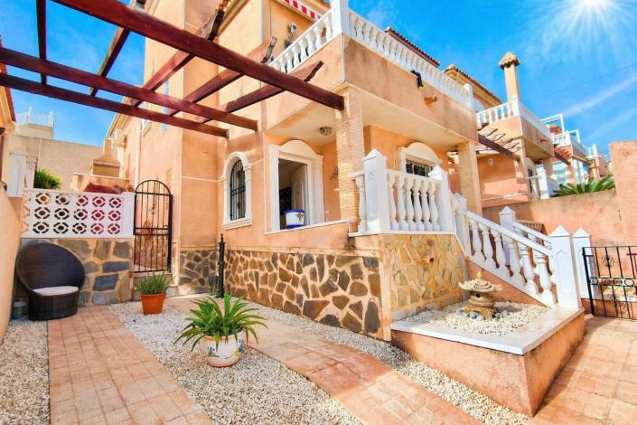 Image No.17-3 Bed Villa / Detached for sale
