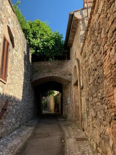 Image No.10-7 Bed Property for sale