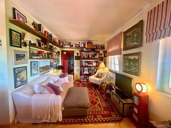 Image No.15-5 Bed Farmhouse for sale