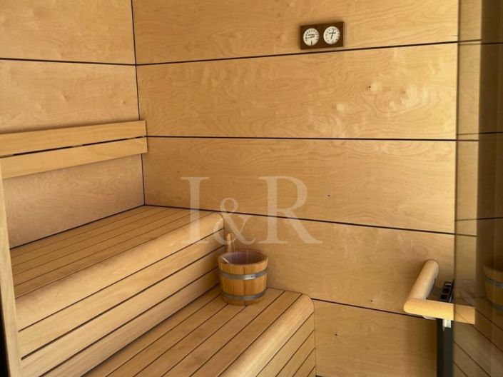 Image No.23-5 Bed Farmhouse for sale