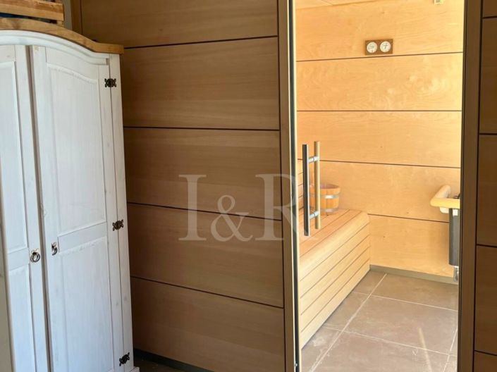 Image No.24-5 Bed Farmhouse for sale