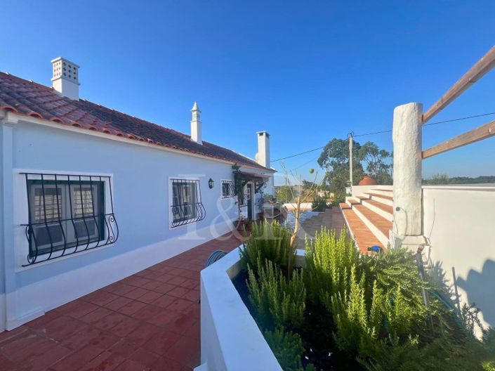 Image No.28-5 Bed Farmhouse for sale