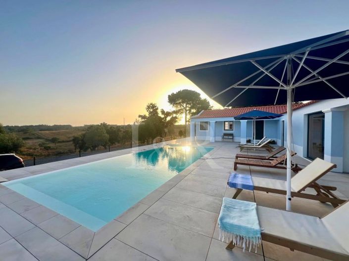 Image No.1-5 Bed Farmhouse for sale